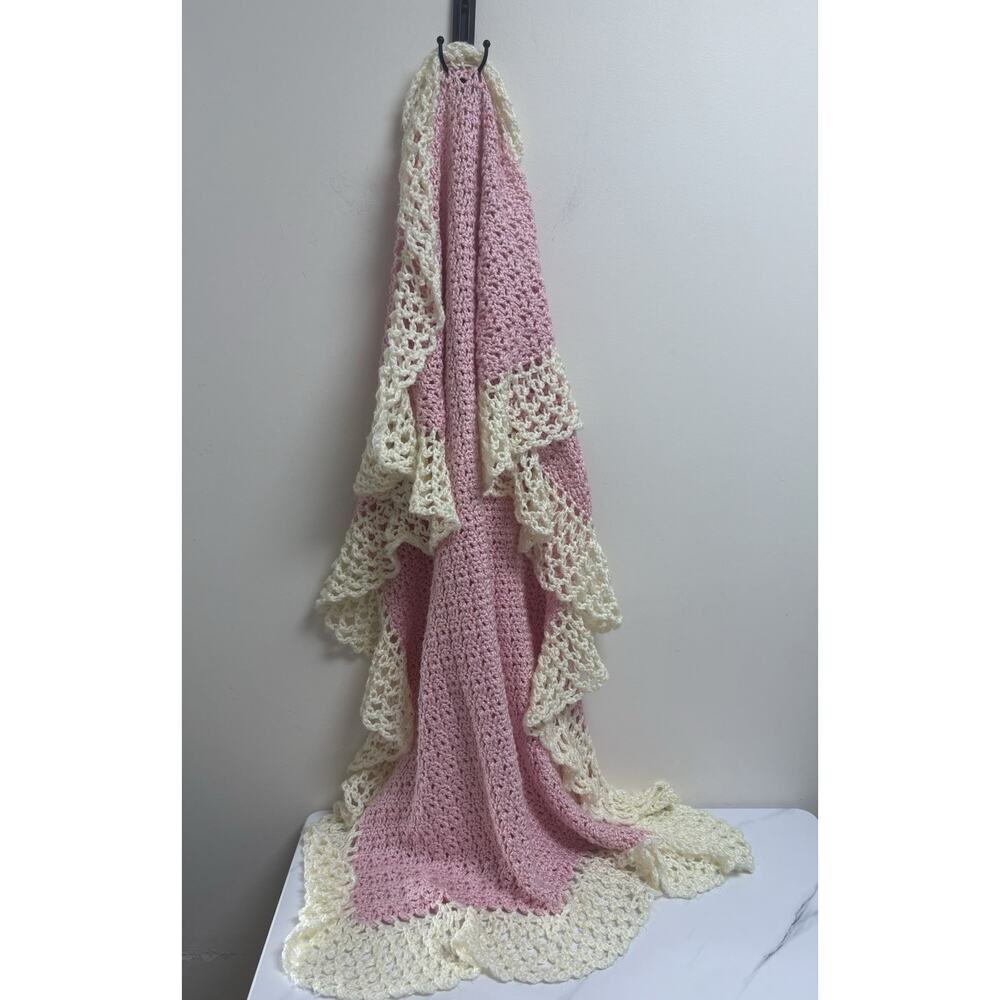 Handmade Crochet Baby‎ Blanket Pink Cream Ruffle Border Soft Yarn 44x29
